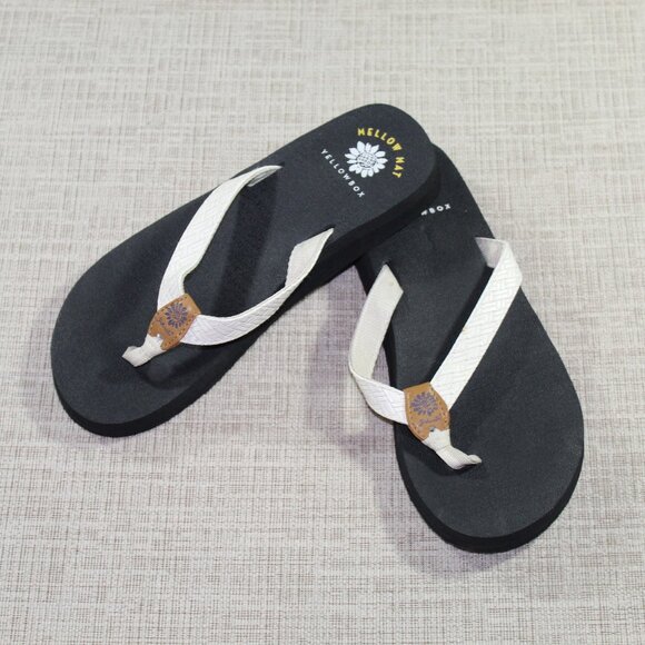 NWOT Yellow Box Mellow Mat Thong Sandals - Picture 1 of 6